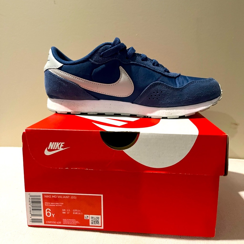 LIKE NEW IN BOX! Nike Valiant Big Kids/Grade School Sneaker. Size 6